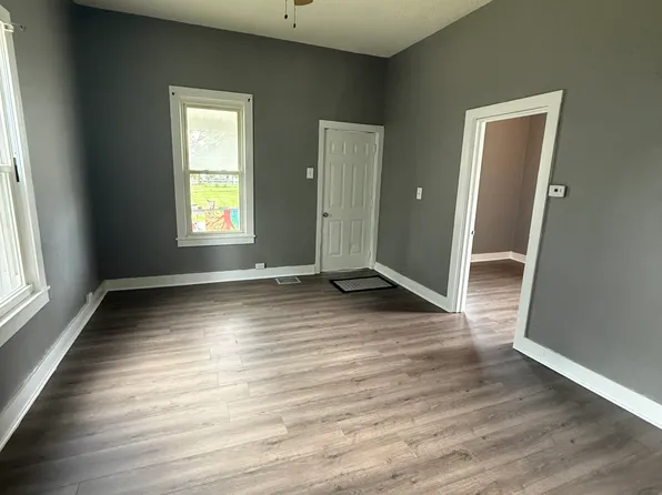 208 Sherman St, Jerseyville, IL 62052