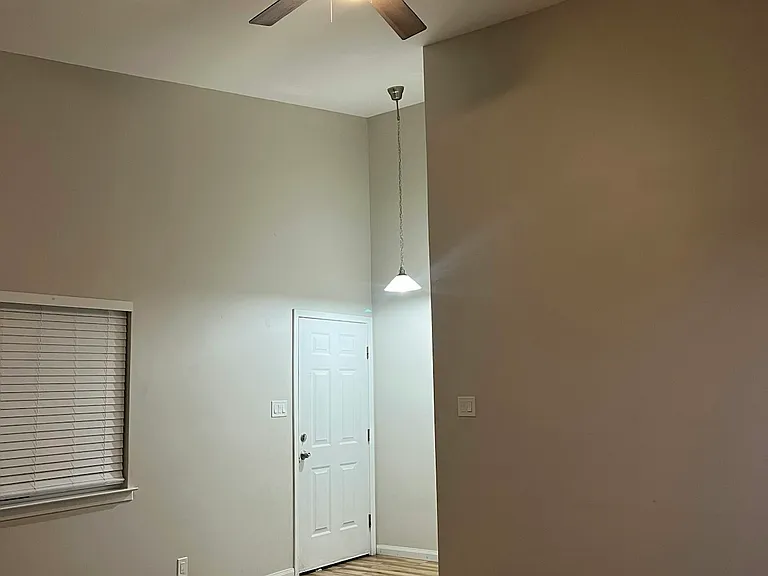 1904 Hearthstone Dr #102 — Photo 5