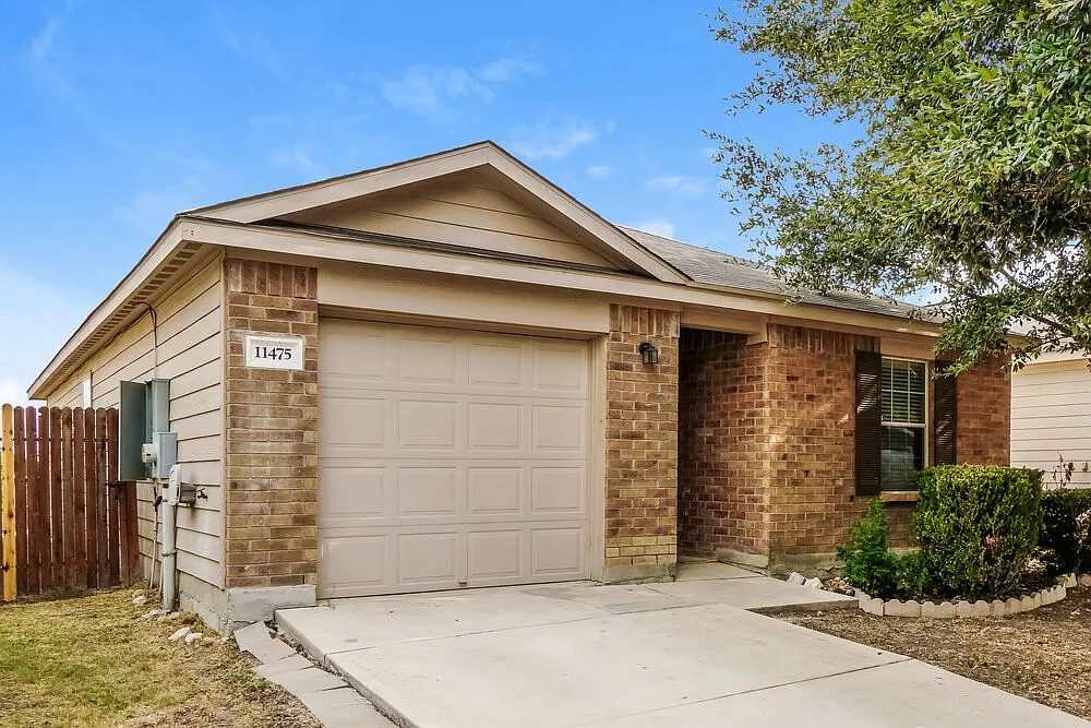 3 bed, 2.0 bath, 1233 sqft, $1,515 — Photo 2