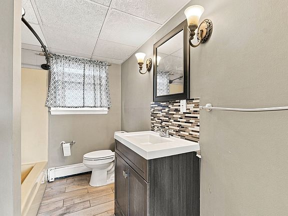 5th image of 243 Robeson St APT 3