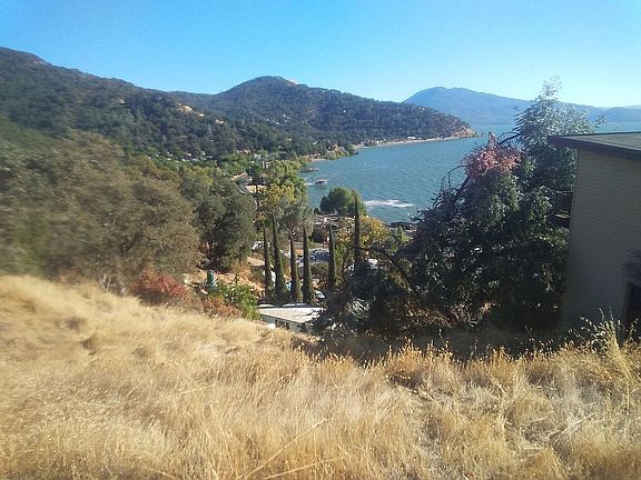 Water view is unobstructible!