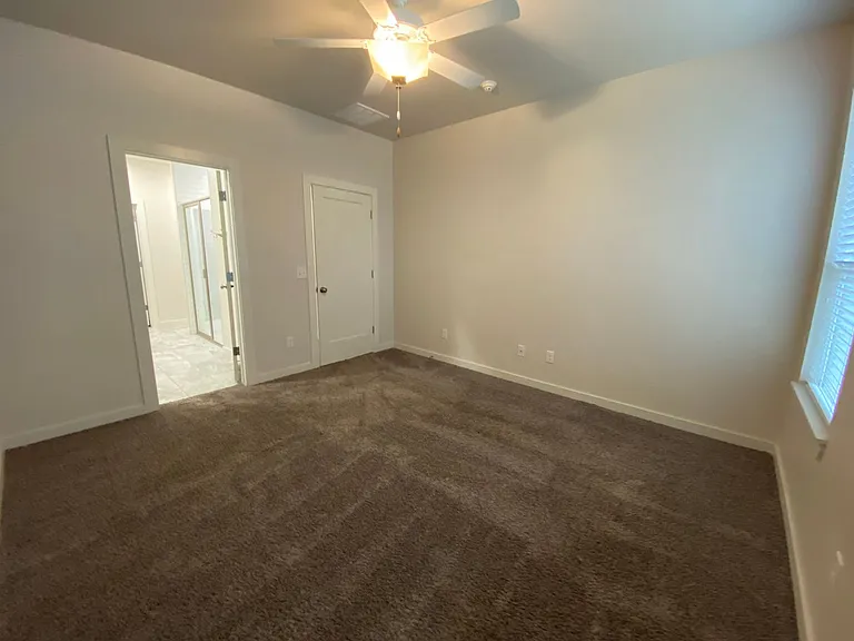504 Martina Ln — Photo 24
