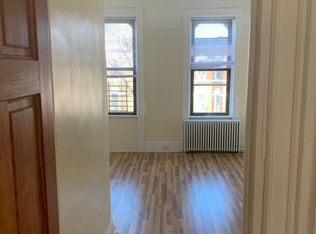182 Chestnut St APT 3L, Brooklyn, NY