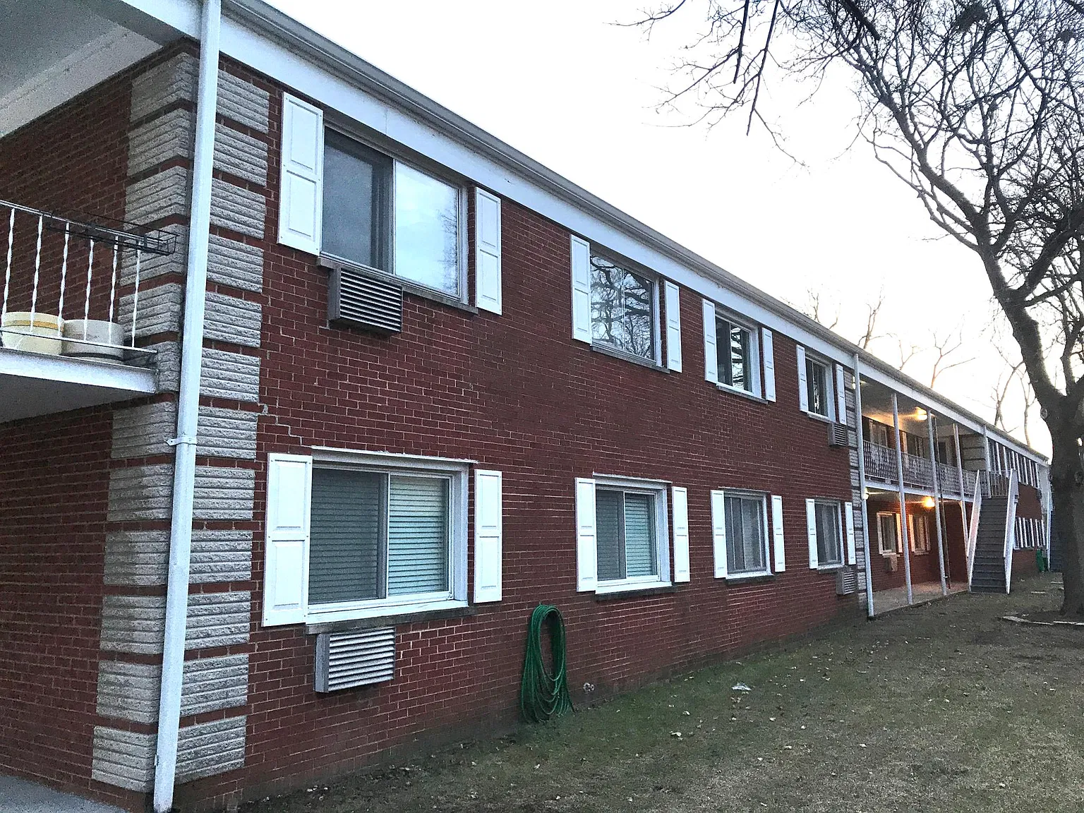 2 bed, 900 sqft, $1,850 — Photo 2