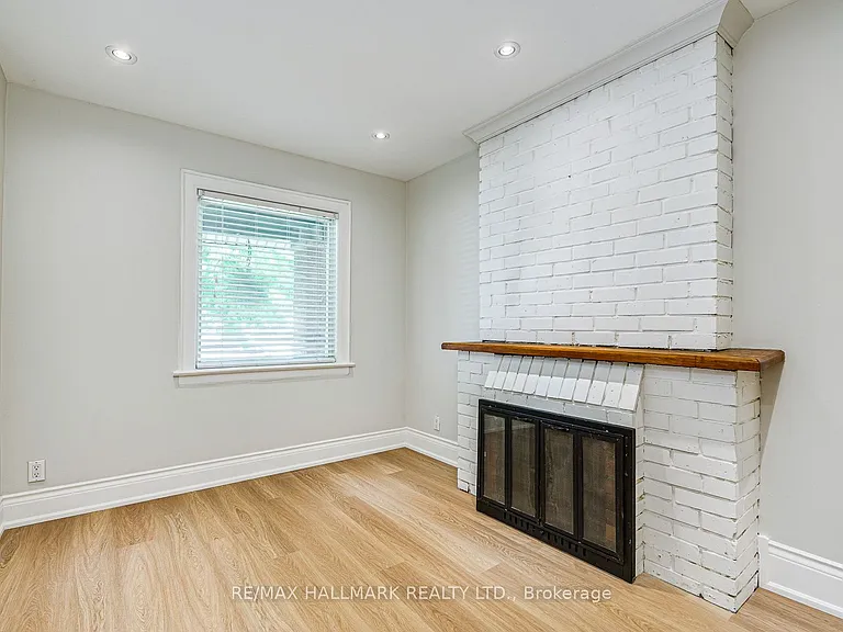 229 Kingston Rd #MAIN LOWER — Photo 2
