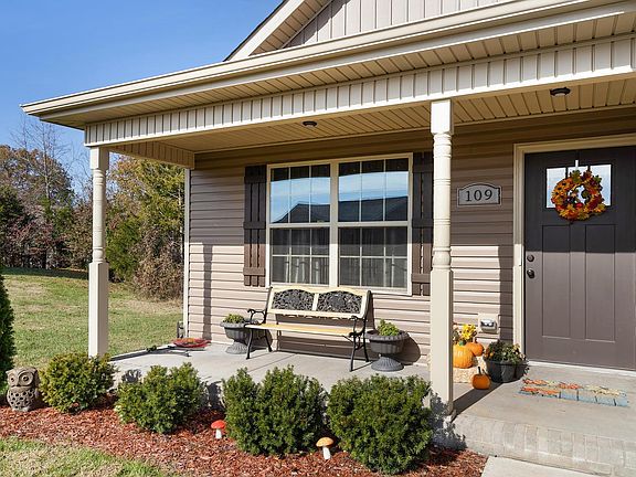 3rd image of 109 Grassmire Dr