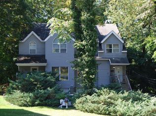 30 Hammond Rd, Glen Cove, NY 11542