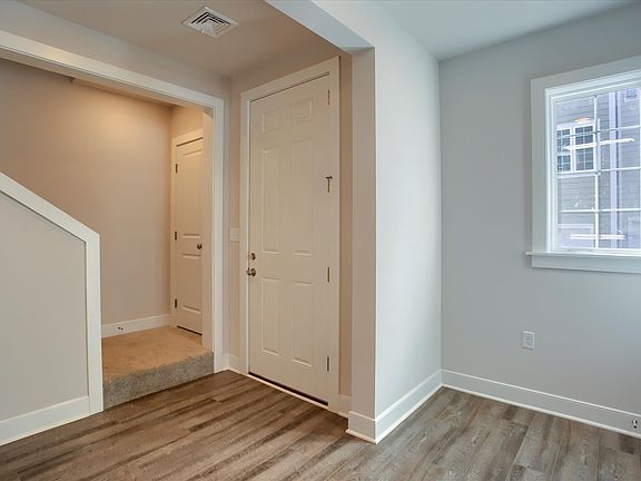 Entrance & Foyer