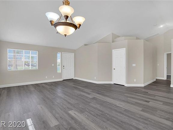 3rd image of 4528 Califa Dr
