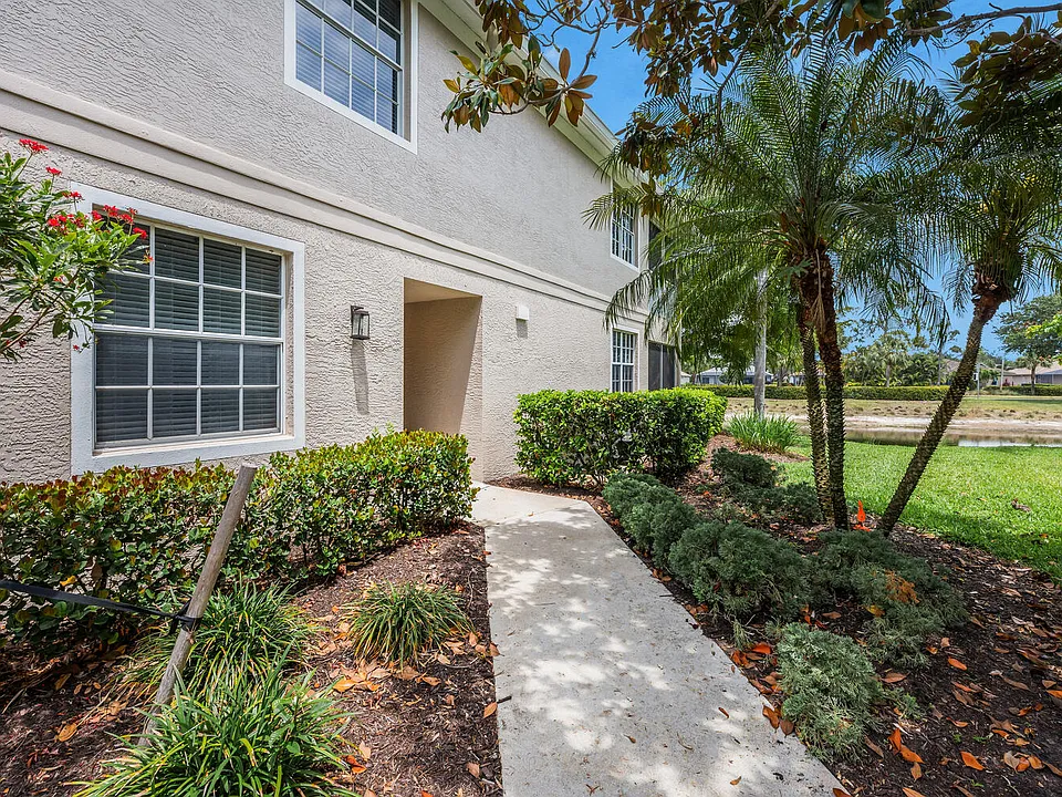 7130 Blue Juniper Ct #102
