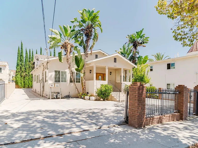 1626 N Alexandria Ave — Photo 4