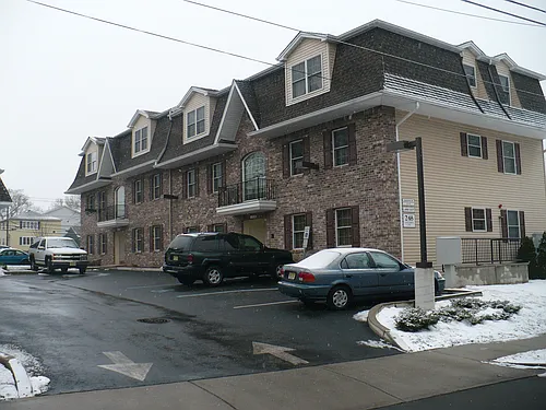 248 Columbia Ave #8 Photo 1