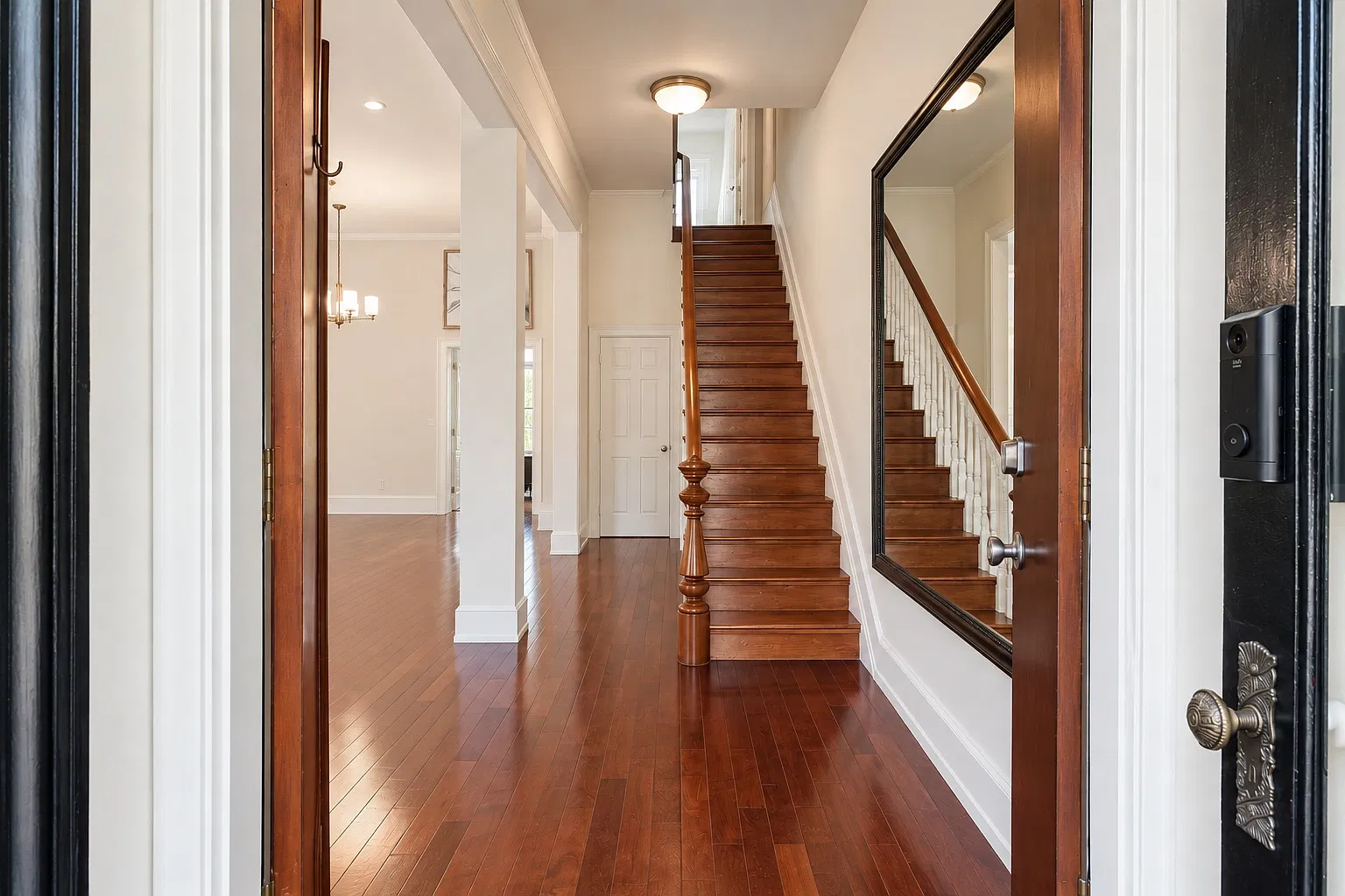 4 bed, 3.5 bath, 2970 sqft, $7,800 — Photo 2