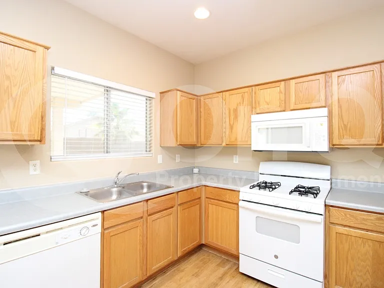 807 W Sunset Dr — Photo 23