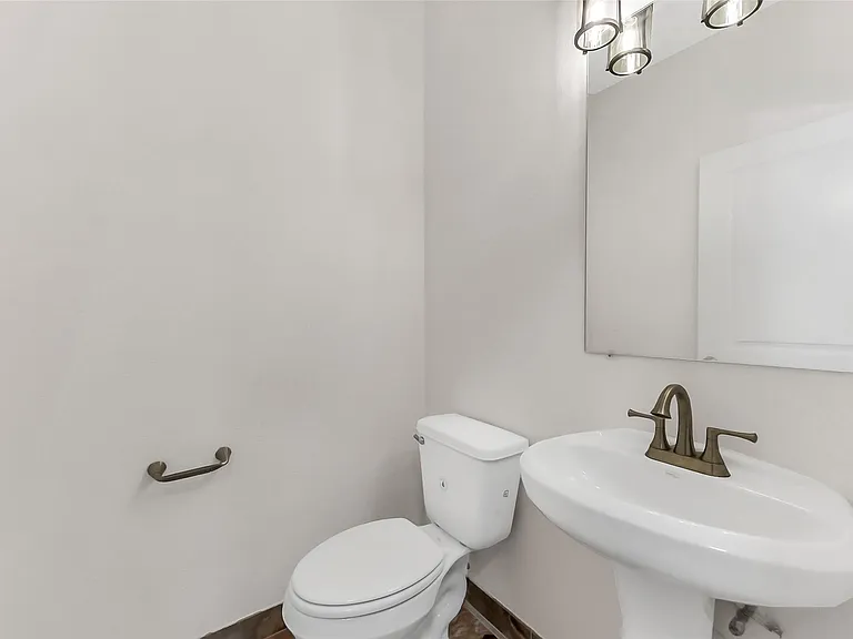 13534 Wembley Heights Dr — Photo 16