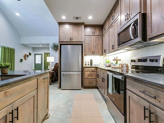 5th image of 2303 W Beauregard Ave #A