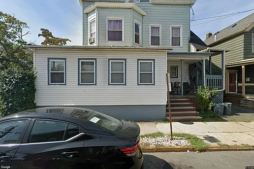 221-223 Marion St Photo 1