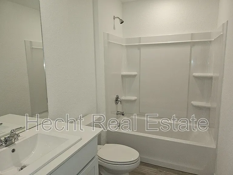 2440 Lost Creek Rd — Photo 6