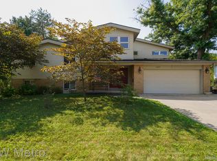 24057 Farmington Rd, Farmington, MI 48336