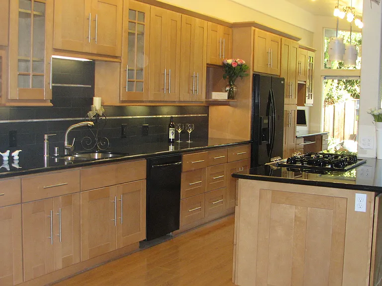 996 Amarillo Ave — Photo 2
