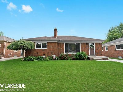 21770 Chalon St, Saint Clair Shores, MI, 48080