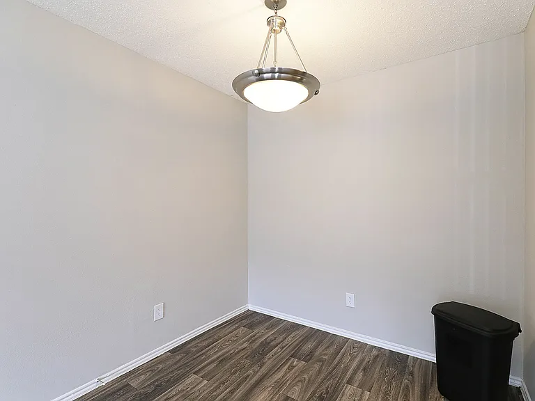 City Crest Apartments — Photo 73
