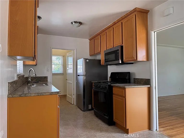 221 N Atlantic Blvd — Photo 5