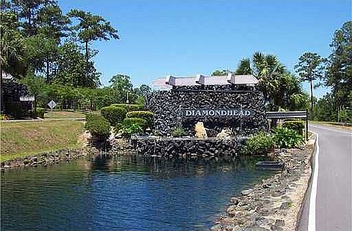 Diamondhead entrance
