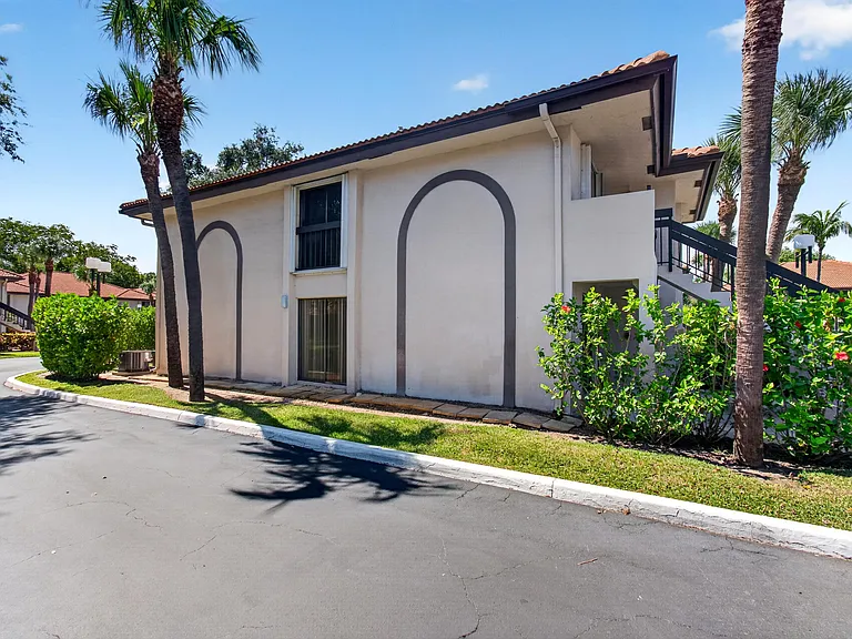 351 Club Cir #101 — Photo 48