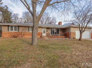 1011 W Greenfield Dr, Peoria, IL