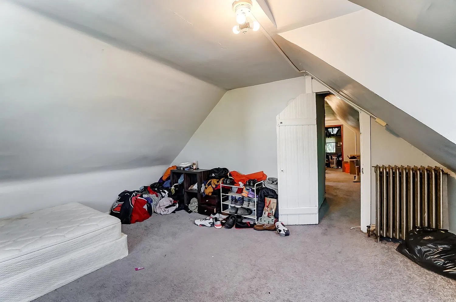 5 bed, 2.5 bath, 1978 sqft, $3,695 — Photo 2
