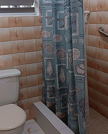 Unit 3, shower 