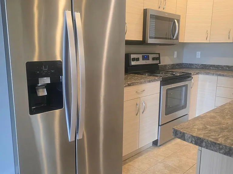 1558 Poplar Dr — Photo 5