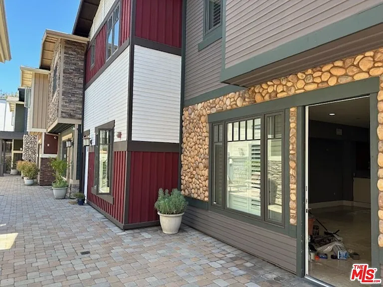 2020 Holly Dr #14 — Photo 7