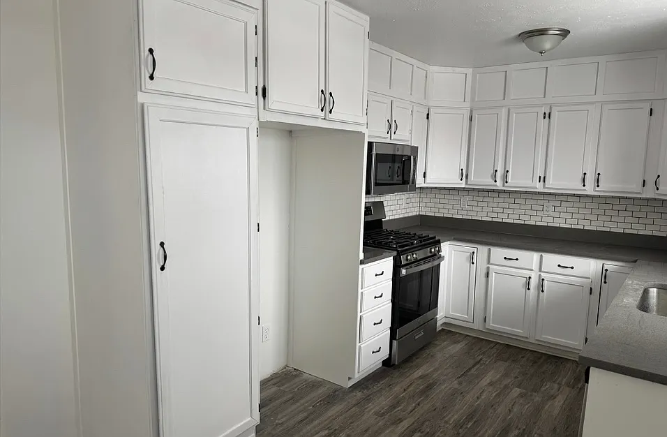 3 bed, 1100 sqft, $1,995 — Photo 4
