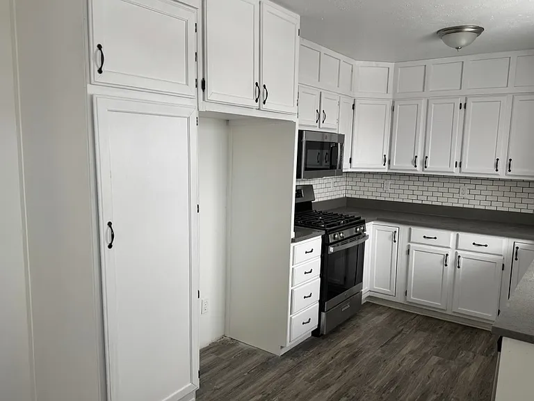 241 E Utah Ave — Photo 4
