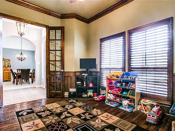5th image of 4127 Abigail Dr