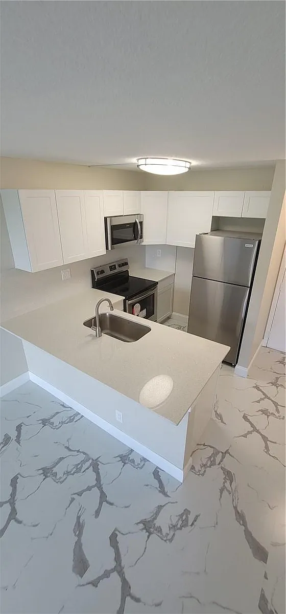 Building Photo - 2771 Riverside Dr #416-A
