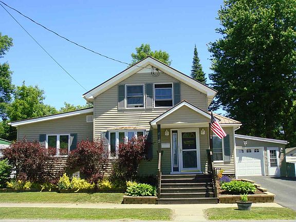 2nd image of 412 Linden St