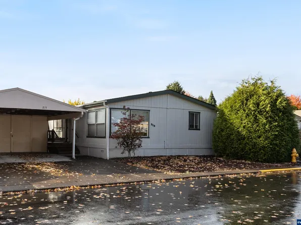 300 SE Lacreole Dr Unit 215, Dallas, OR 97338