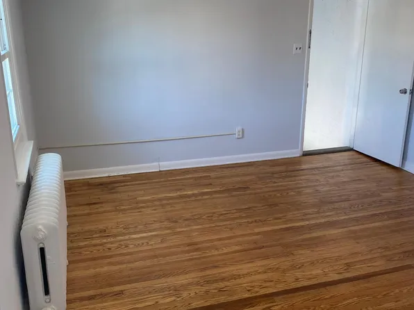 893 Penn St #B, Bryn Mawr, PA 19010