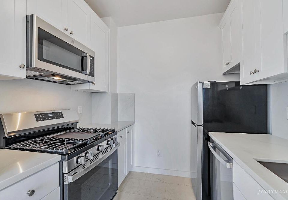 1st image of 2190 Beach St APT 306