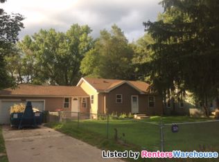 2435 Clearview Ave, Mounds View, MN 55112