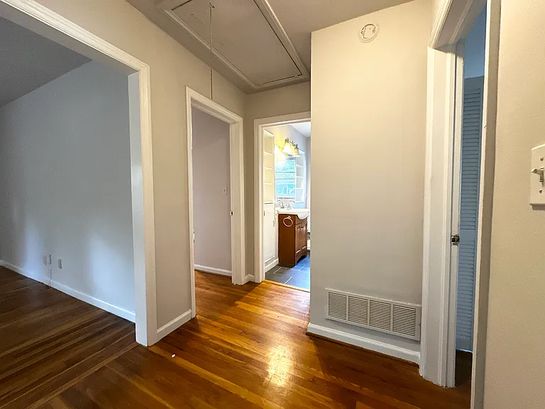538 N Superior Ave — Photo 33