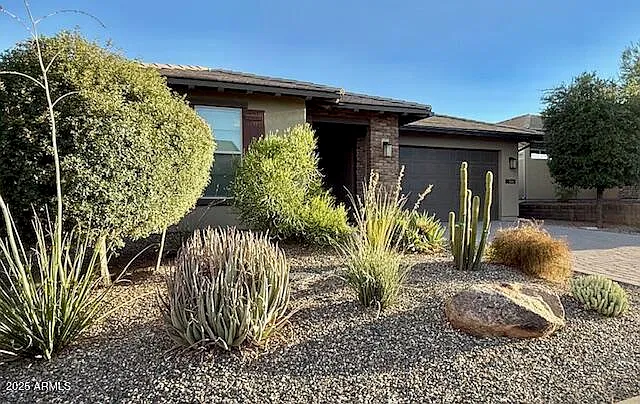 2 bed, 2.0 bath, 1752 sqft, $6,000 — Photo 2