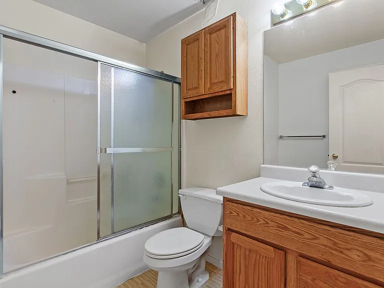 100 E Miller Ave — Photo 7