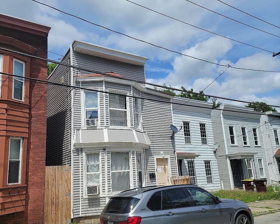Building Photo 3