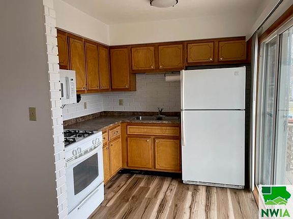 5th image of 1218 E St
