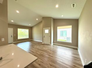 5527 N Sandkey St, Wichita, KS 67204
