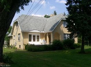 3841 Greenwich Rd, Barberton, OH 44203